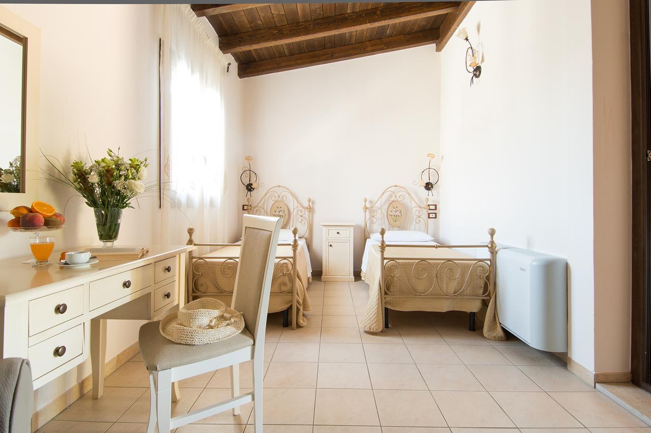 Hotel Masseria Grottella 4*